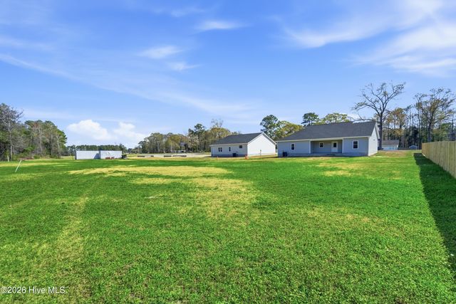 1992 Catherine Lake Road, Richlands, NC 28574