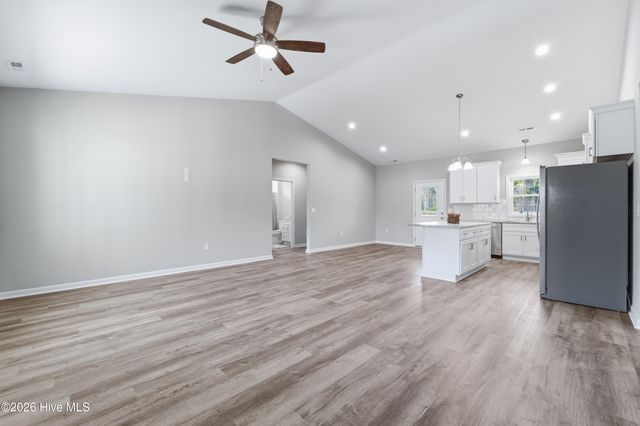 1992 Catherine Lake Road, Richlands, NC 28574