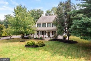 22 CLOVERDALE WAY, Columbus, NJ 08022
