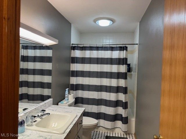3425 Hummingbird Hill Drive, Poland, OH 44514