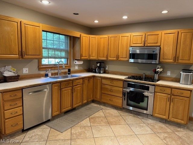 3425 Hummingbird Hill Drive, Poland, OH 44514