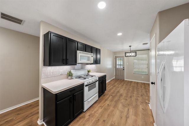 7826 Chervil Lane, Baytown, TX 77521