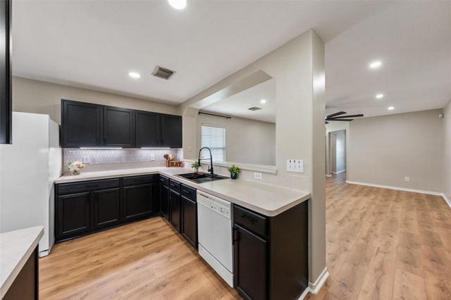 7826 Chervil Lane, Baytown, TX 77521