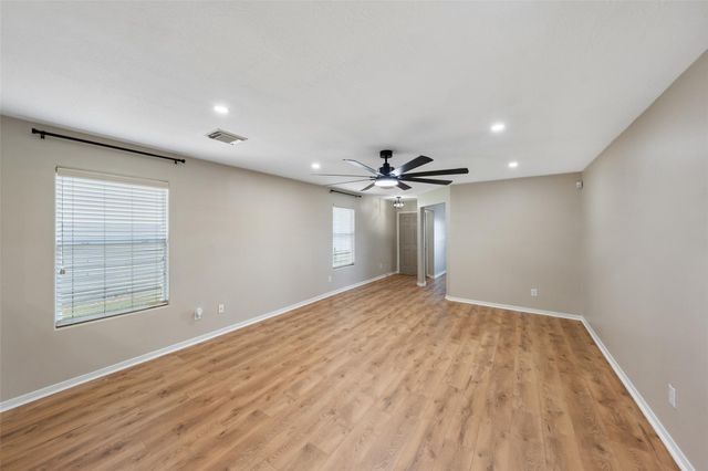 7826 Chervil Lane, Baytown, TX 77521