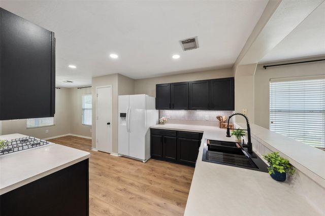 7826 Chervil Lane, Baytown, TX 77521
