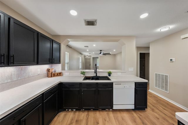 7826 Chervil Lane, Baytown, TX 77521