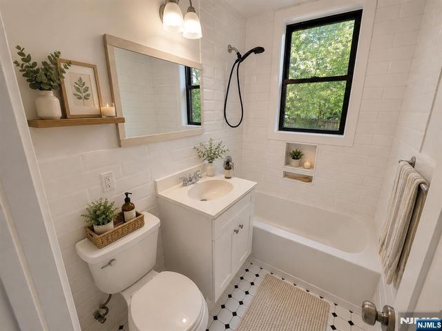 321 79th Street 6, North Bergen, NJ 07047