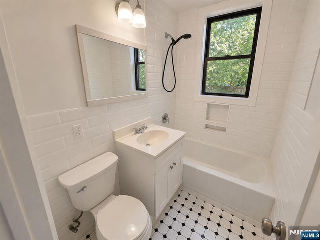 321 79th Street 6, North Bergen, NJ 07047