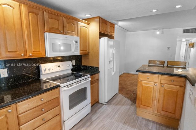 1340 NE 28th Avenue 244, Pompano Beach, FL 33062