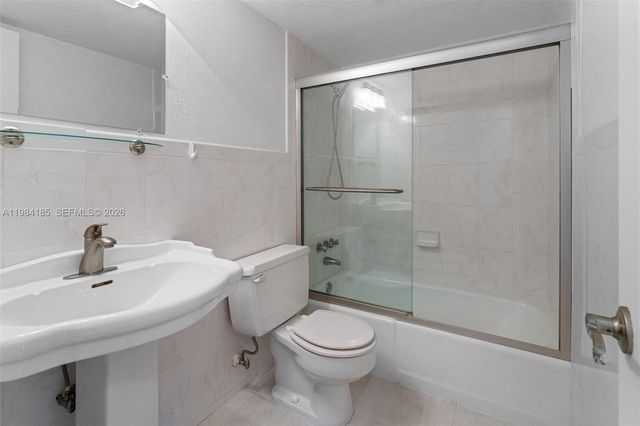1340 NE 28th Avenue 244, Pompano Beach, FL 33062
