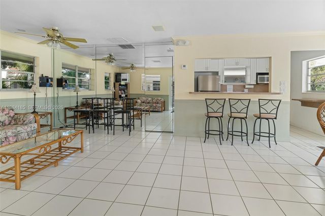 1340 NE 28th Avenue 244, Pompano Beach, FL 33062