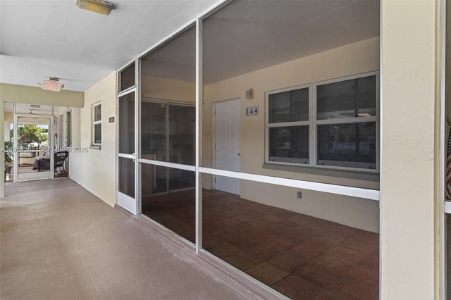 1340 NE 28th Avenue 244, Pompano Beach, FL 33062