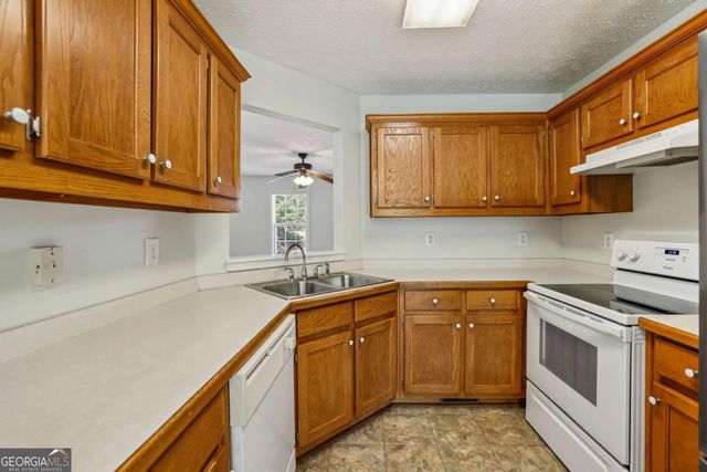 6321 Shady Grove Lane, Flowery Branch, GA 30542
