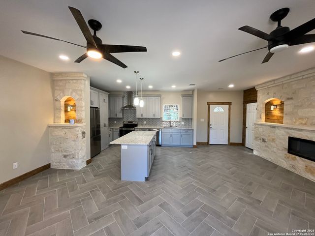 237 Hopi Trail, Bandera, TX 78003