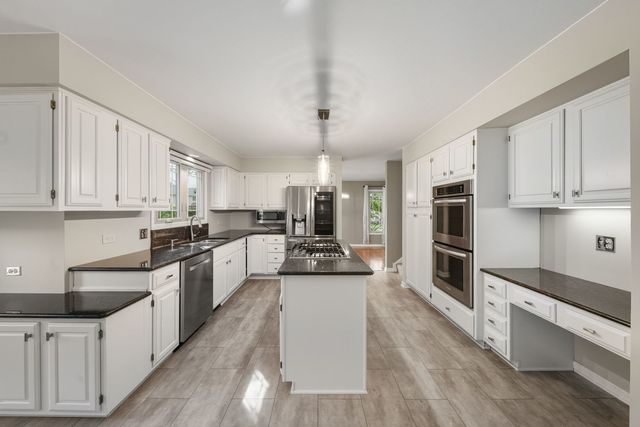 1901 Brandywyn Lane, Buffalo Grove, IL 60089