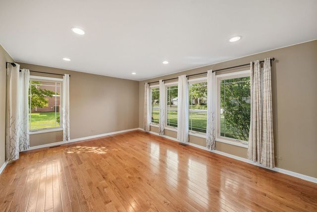 1901 Brandywyn Lane, Buffalo Grove, IL 60089