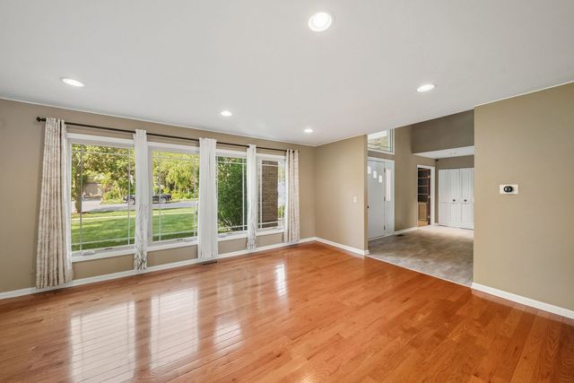 1901 Brandywyn Lane, Buffalo Grove, IL 60089