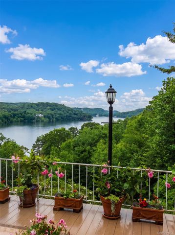 225 E Lake Road, Tuxedo Park, NY 10987