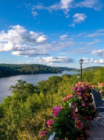225 E Lake Road, Tuxedo Park, NY 10987