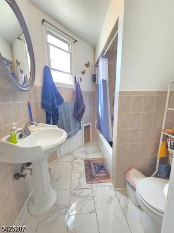 747 Canton St, Elizabeth City, NJ 07202