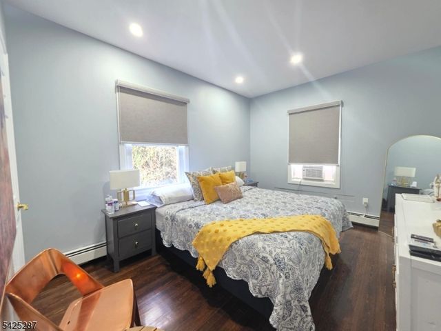 747 Canton St, Elizabeth City, NJ 07202