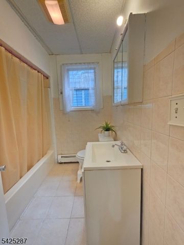 747 Canton St, Elizabeth City, NJ 07202