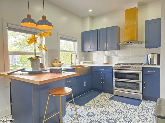 747 Canton St, Elizabeth City, NJ 07202