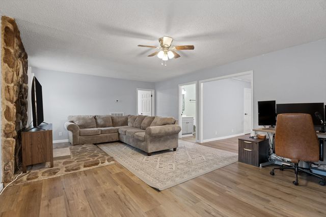 13747 Bretton Drive, Soddy Daisy, TN 37379