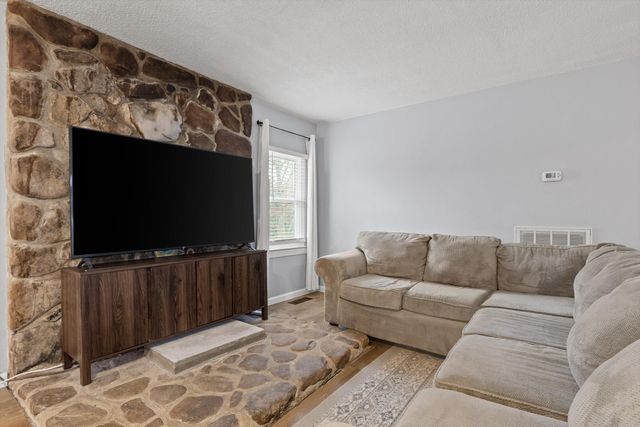 13747 Bretton Drive, Soddy Daisy, TN 37379