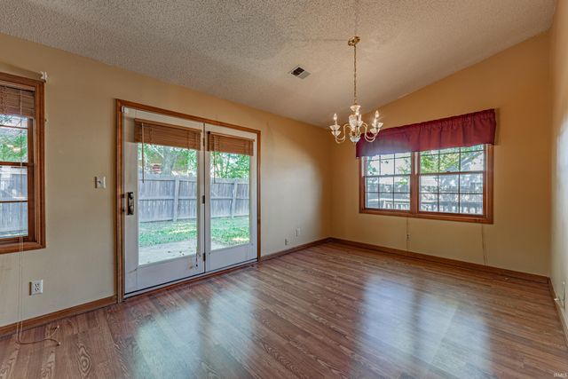 6810 Copperfield Drive, Evansville, IN 47711