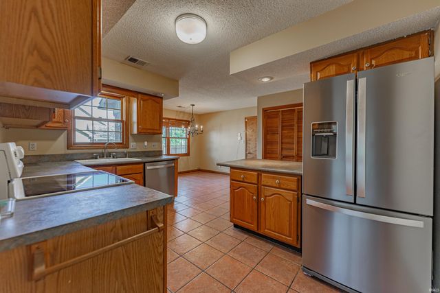 6810 Copperfield Drive, Evansville, IN 47711