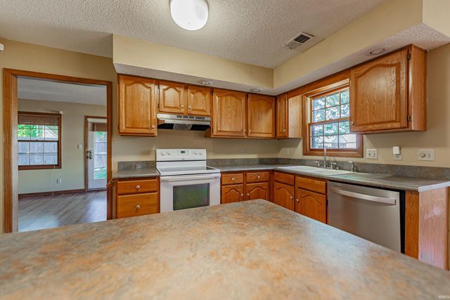 6810 Copperfield Drive, Evansville, IN 47711