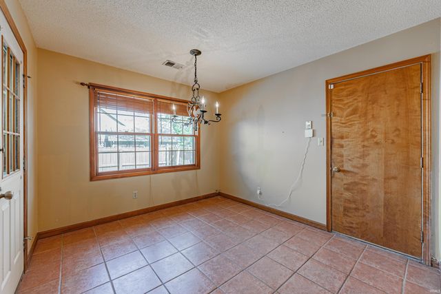 6810 Copperfield Drive, Evansville, IN 47711