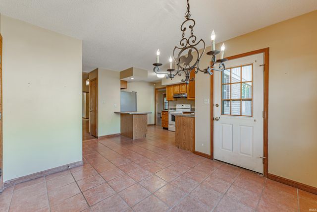 6810 Copperfield Drive, Evansville, IN 47711