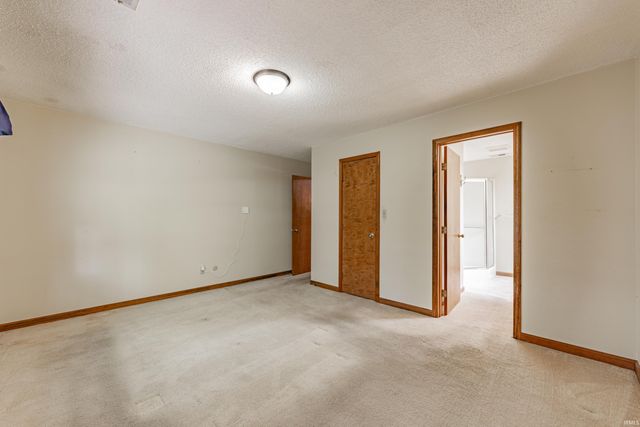 6810 Copperfield Drive, Evansville, IN 47711