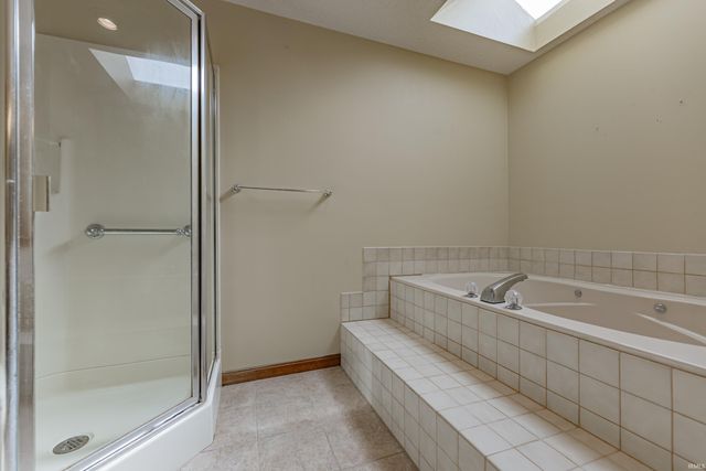 6810 Copperfield Drive, Evansville, IN 47711