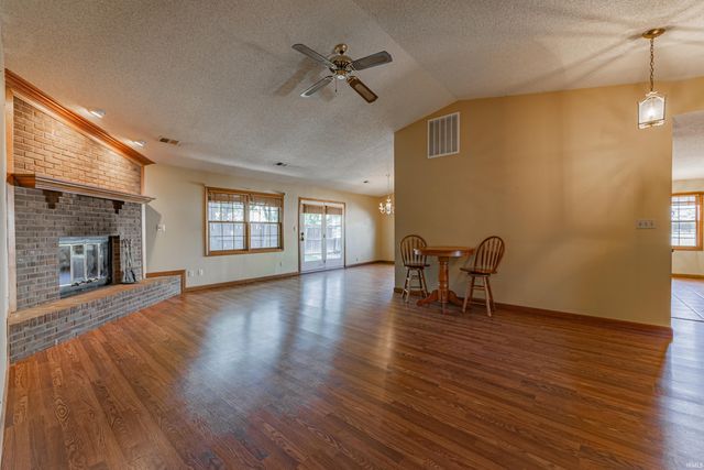 6810 Copperfield Drive, Evansville, IN 47711