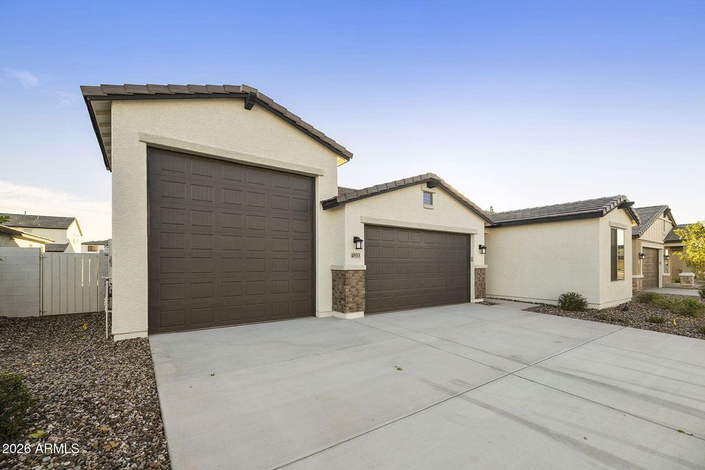 4933 W CAPISTRANO Avenue, Laveen, AZ 85339 — photo 2