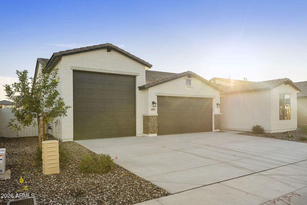 4933 W CAPISTRANO Avenue, Laveen, AZ 85339 — photo 3
