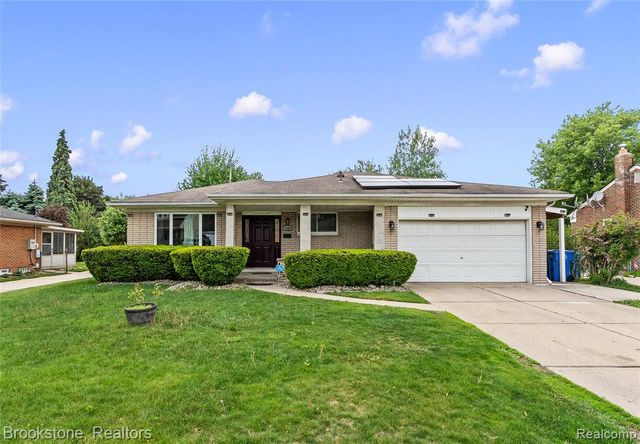 6921 Robindale Avenue, Dearborn Heights, MI 48127
