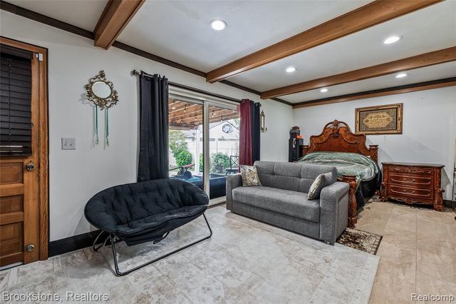 6921 Robindale Avenue, Dearborn Heights, MI 48127