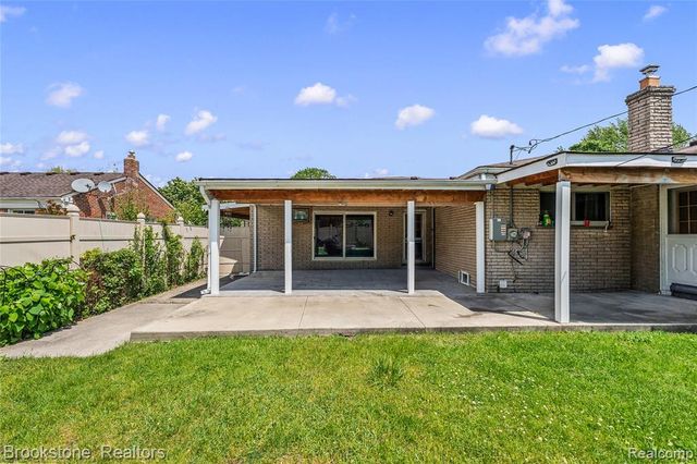 6921 Robindale Avenue, Dearborn Heights, MI 48127
