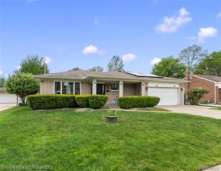 6921 Robindale Avenue, Dearborn Heights, MI 48127