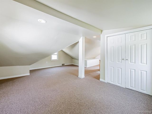 13957 San Jose, Redford, MI 48239