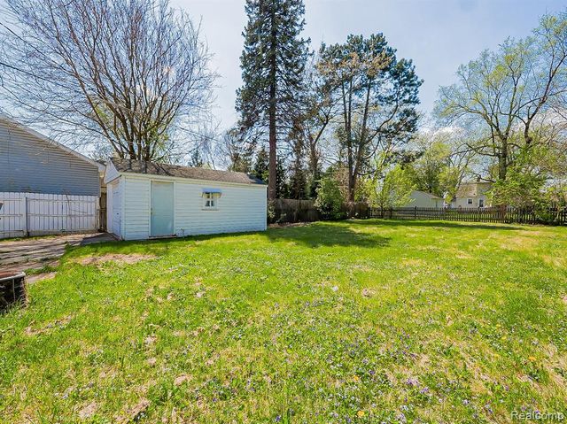 13957 San Jose, Redford, MI 48239