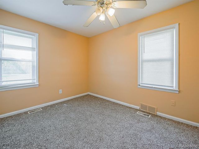 13957 San Jose, Redford, MI 48239