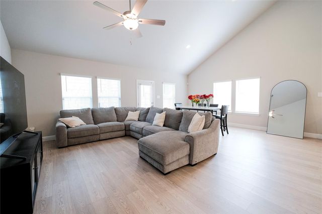 1776 Succotash Oak Court, Conroe, TX 77304