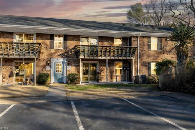 1006 Barclay Sq, Virginia Beach, VA 23451