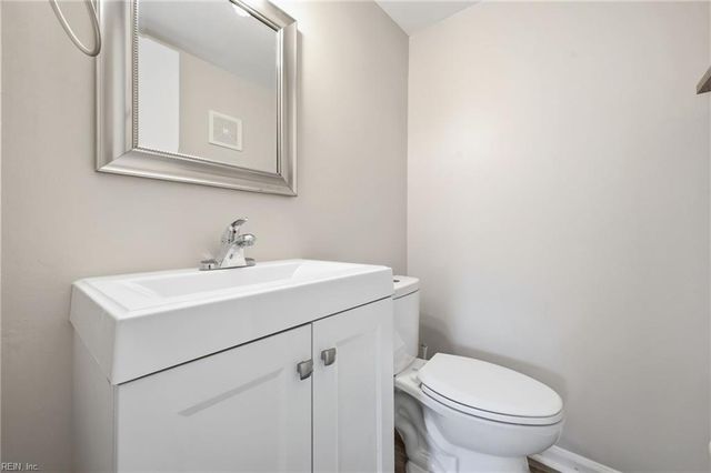 1006 Barclay Sq, Virginia Beach, VA 23451