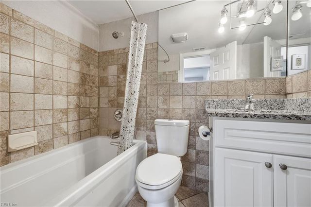 1006 Barclay Sq, Virginia Beach, VA 23451